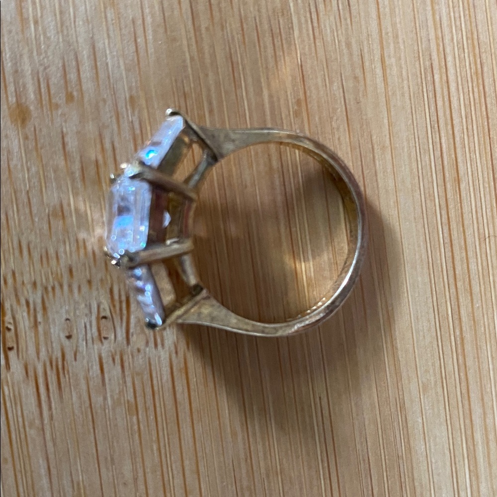 FARRAH FAWCETT VINTAGE COLLECTIBLE THREE CZ RING .925 - LIMITED EDITION JEWELRY - Picture 2 of 3